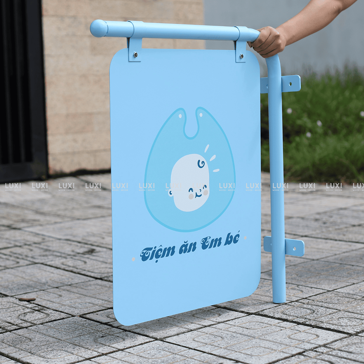 BẢNG HIỆU SẮT TREO - LUXI DECOR.