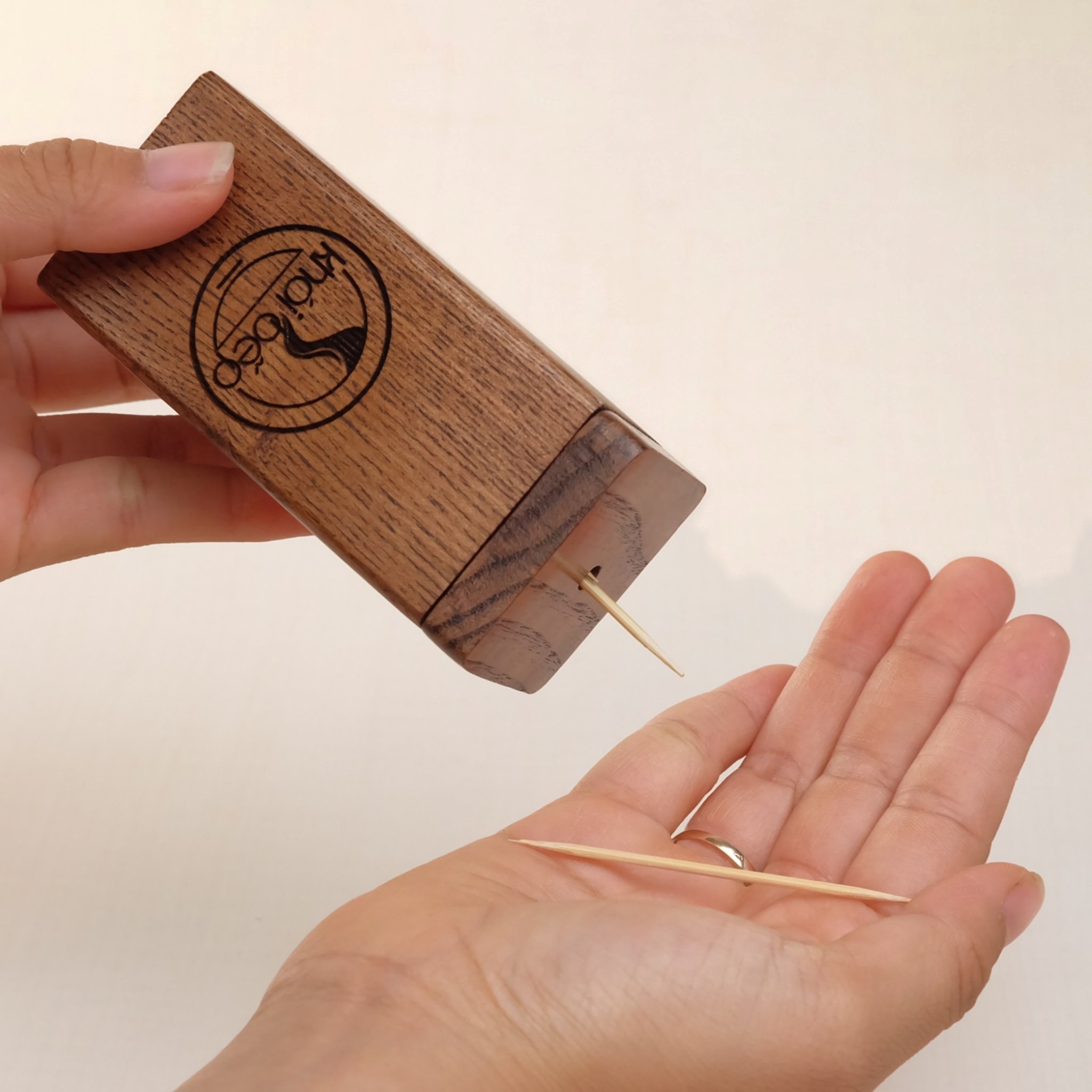 HỘP TĂM TỪ TÍNH - LUXI DECOR