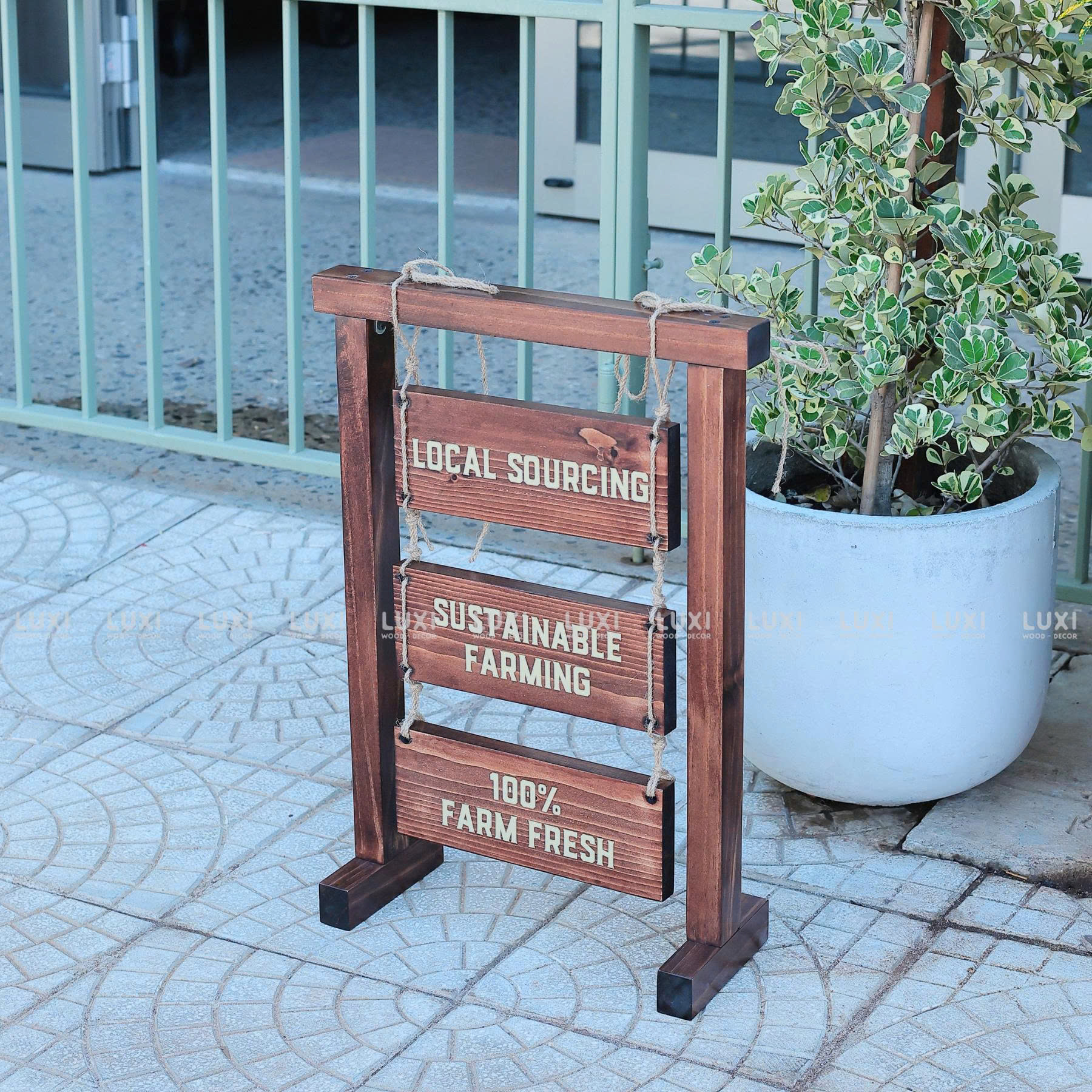 Bảng Hiệu Gỗ In Nội Dung Theo Yêu Cầu - Luxi Decor