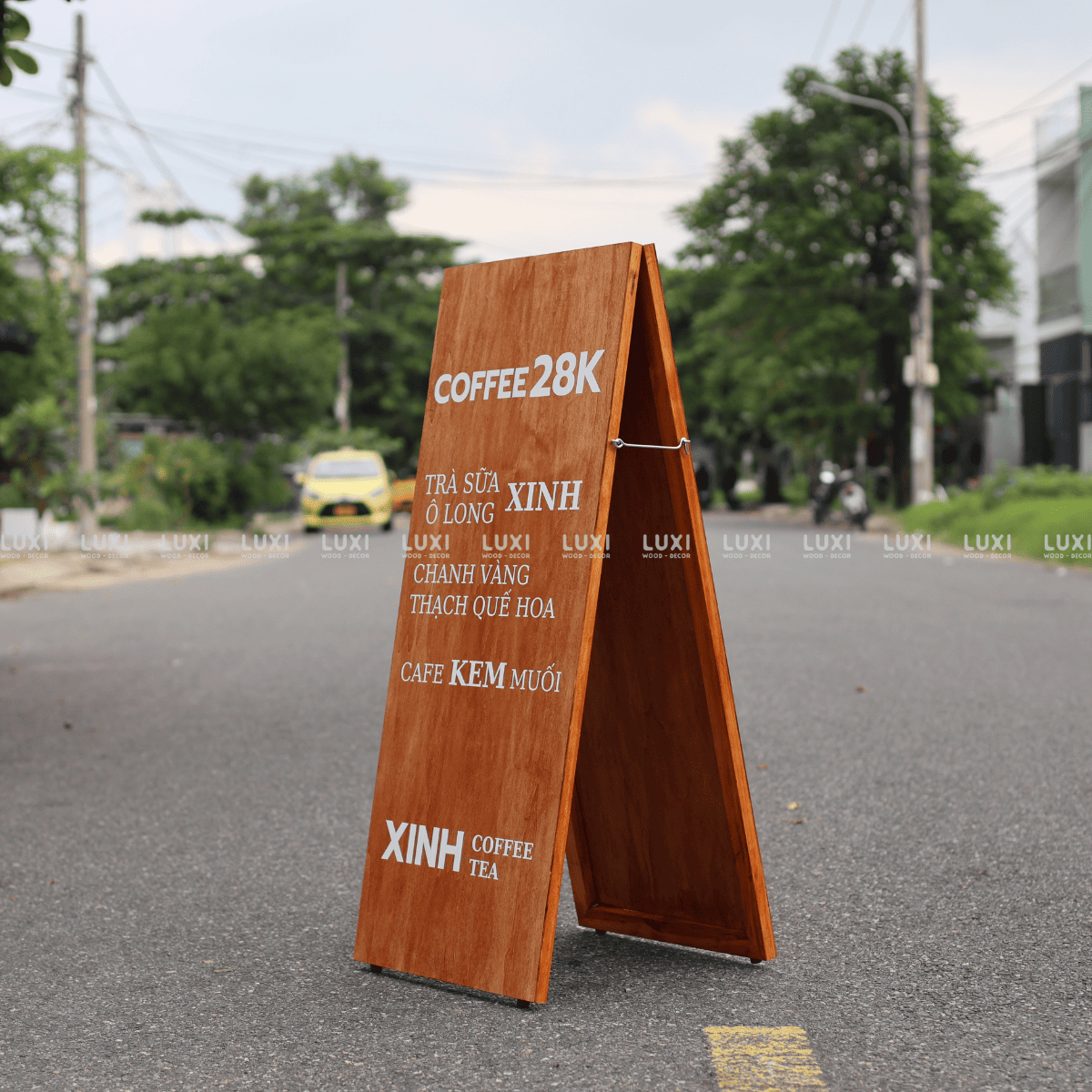 STANDEE GỖ 2 MẶT GIÁ RẺ TẠI XƯỞNG, MẪU ĐỘC ĐÁO - LUXI DECOR