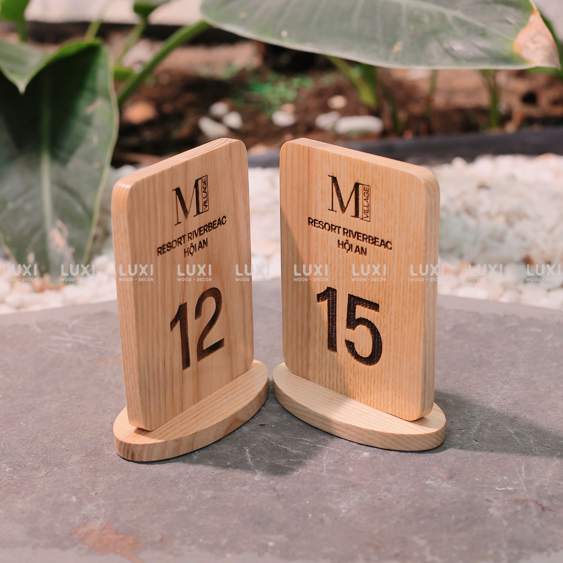 Thẻ Bàn Gỗ Đế Tròn - Khắc Logo Theo Yêu Cầu - Luxi Decor