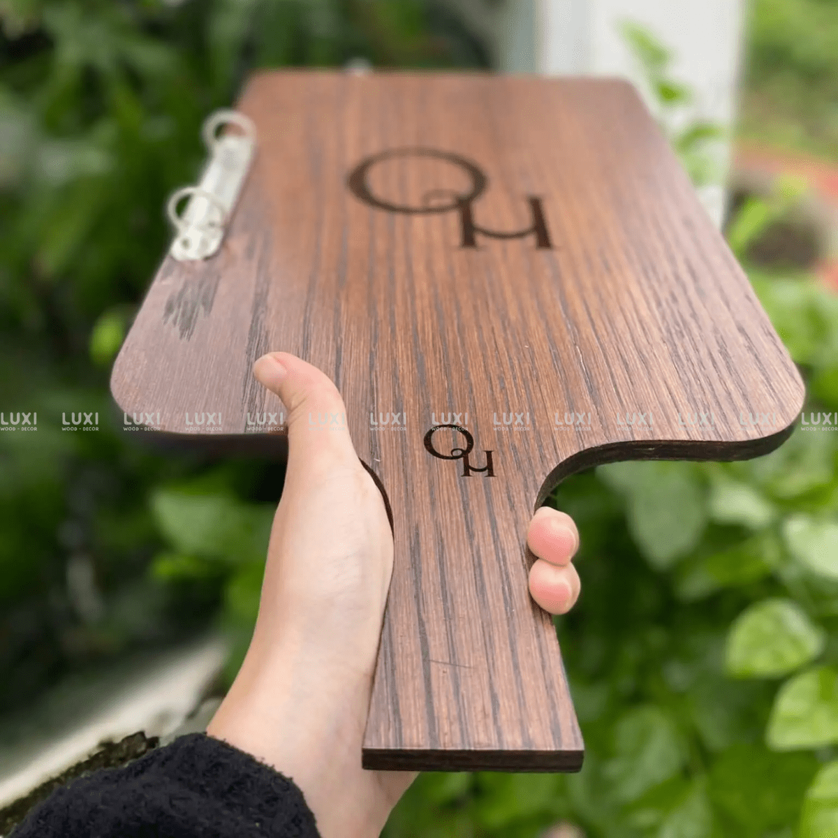 MENU GỖ HÌNH THỚT SIZE A4 CHỐT CÒNG 3 KHOEN - LUXI DECOR