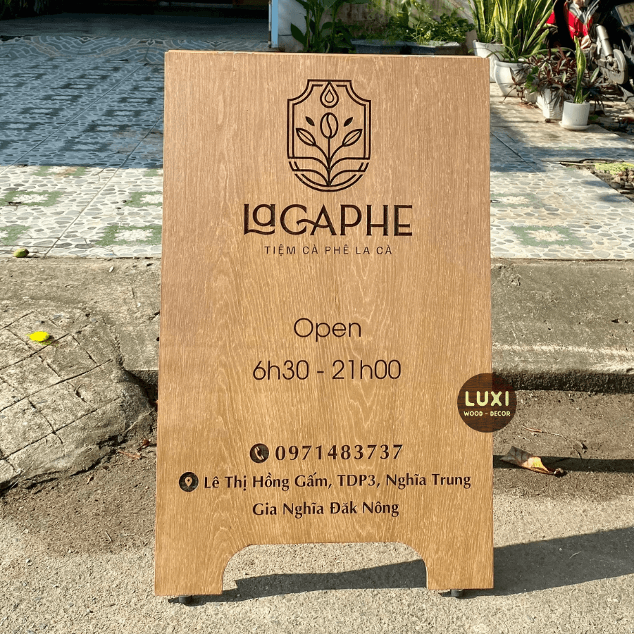 BẢNG STANDEE VINTAGE KHẮC NỘI DUNG THEO YÊU CẦU – LUXI DECOR