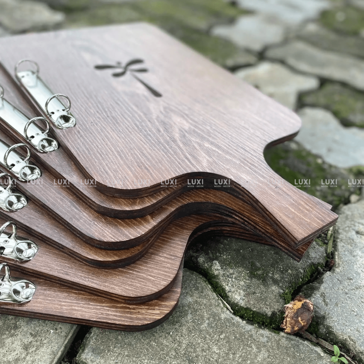 MENU GỖ HÌNH THỚT SIZE A4 CHỐT CÒNG 3 KHOEN - LUXI DECOR