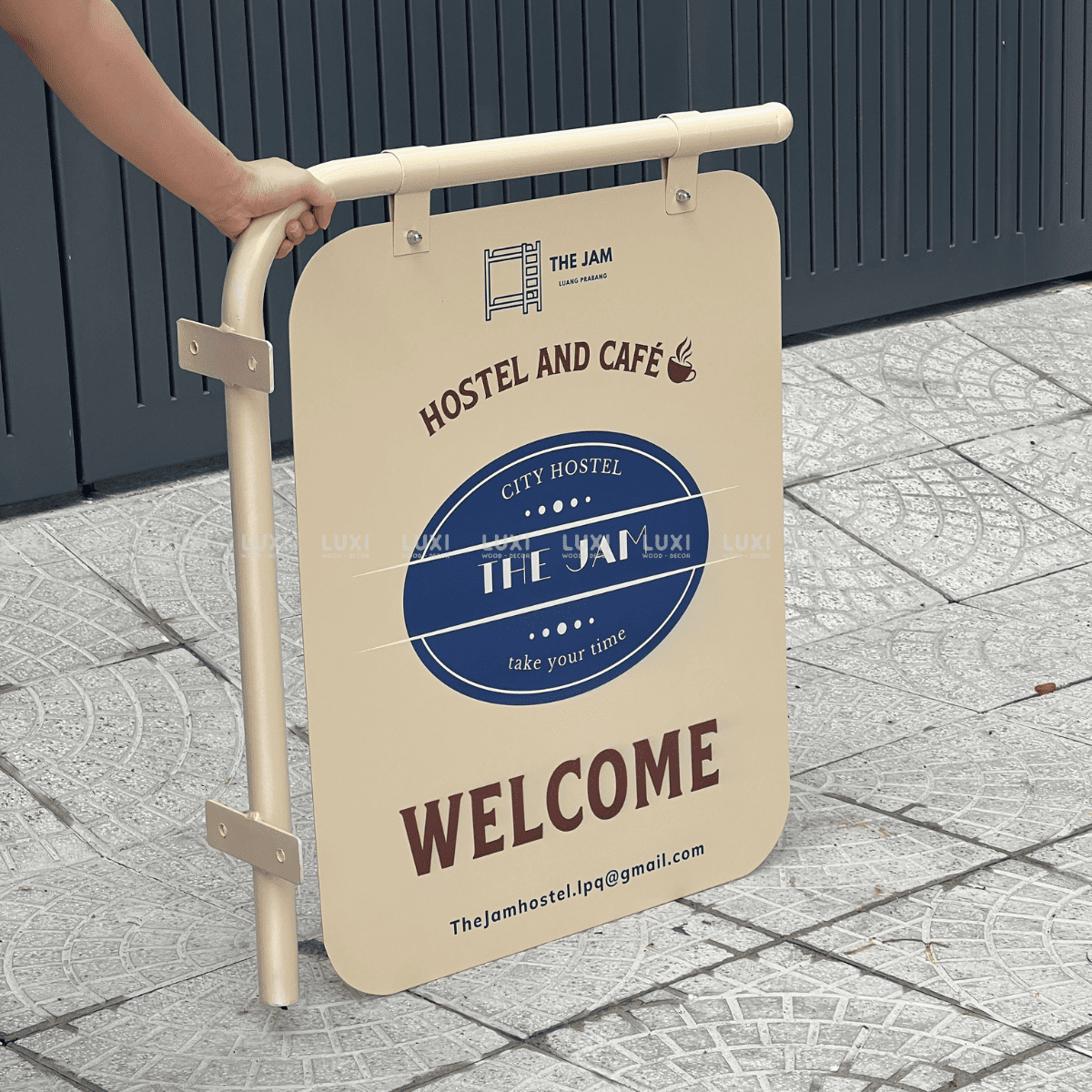 BẢNG HIỆU SẮT TREO - LUXI DECOR.