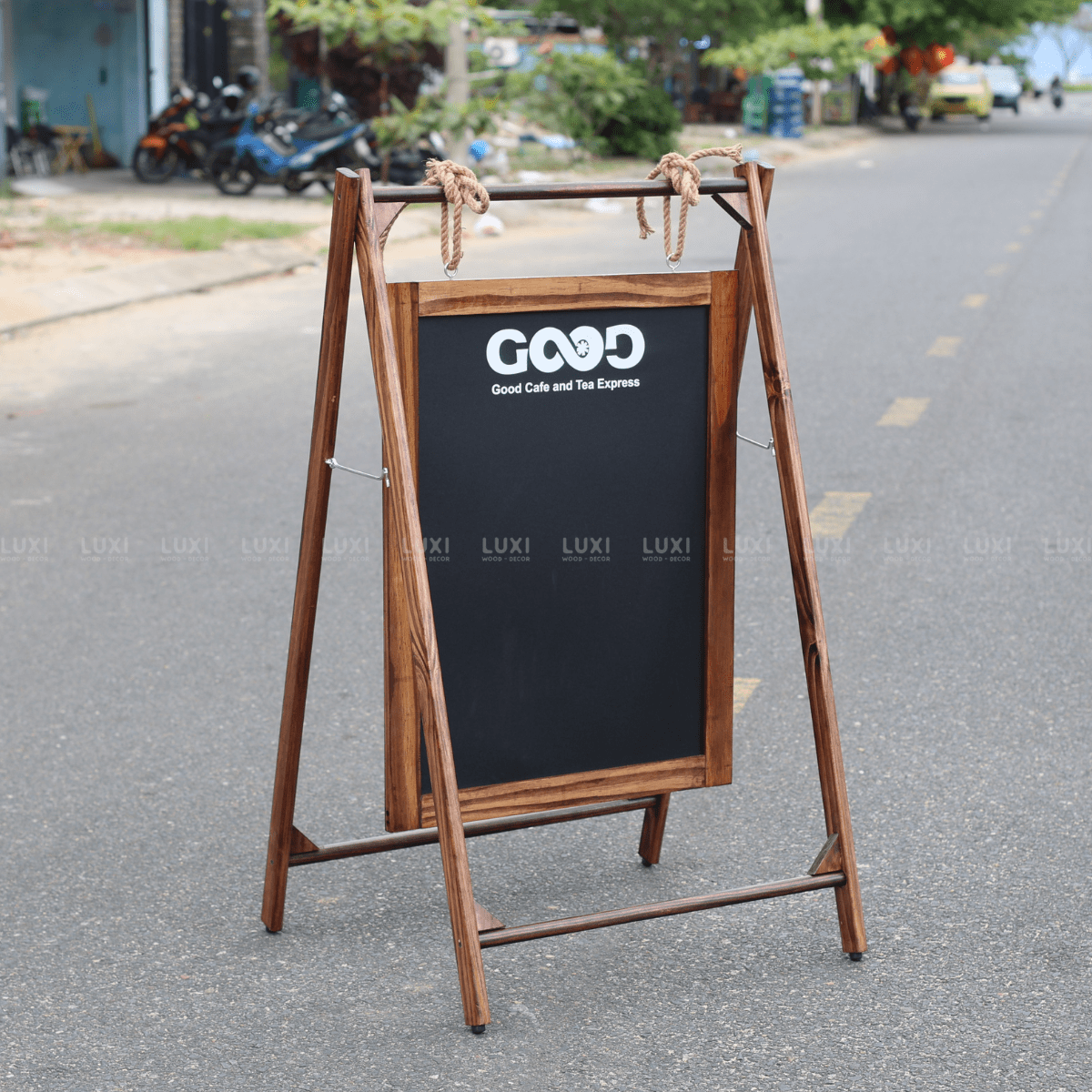 STANDEE VIẾT PHẤN ĐỘC ĐÁO, IN TÊN THƯƠNG HIỆU - LUXI DECOR