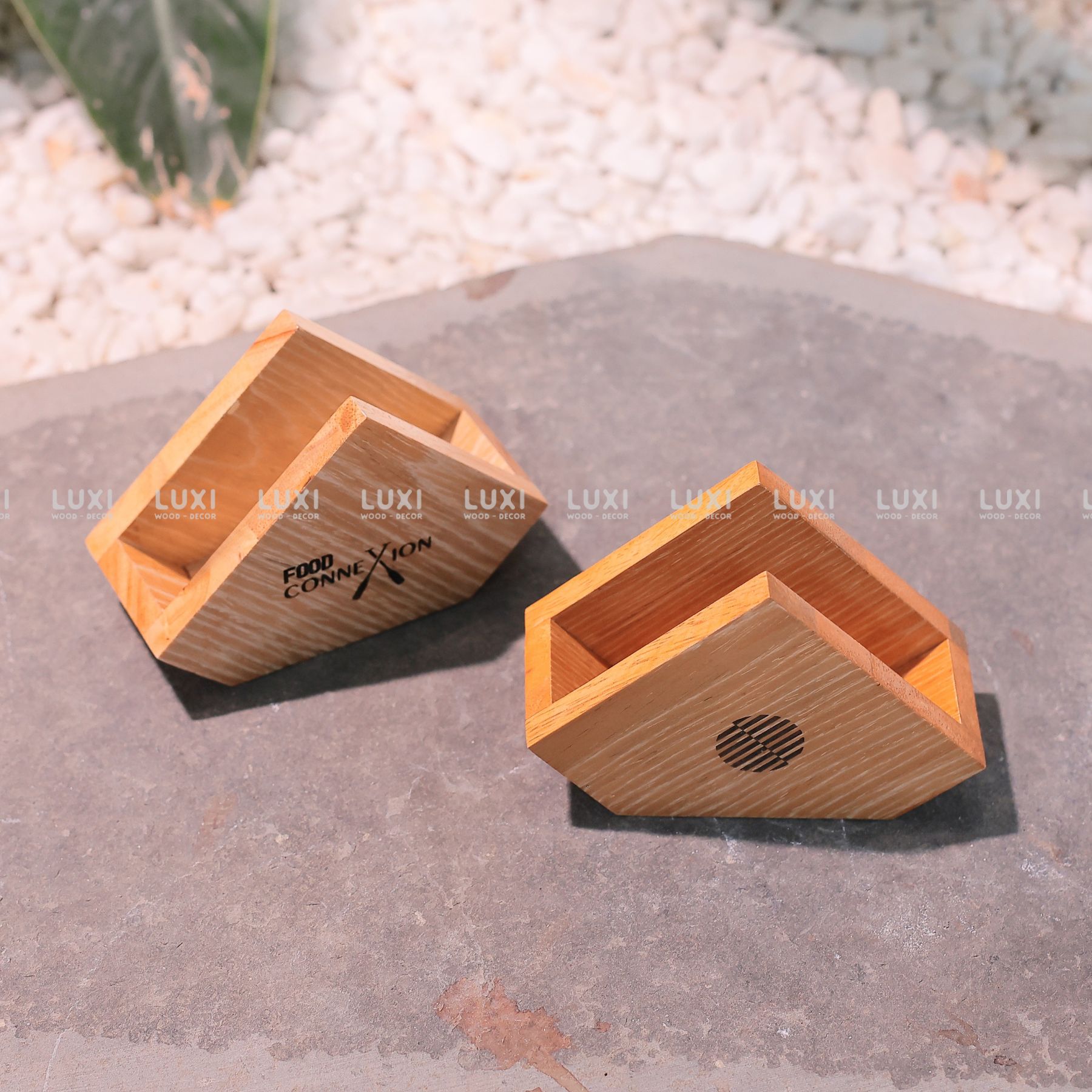 Kệ Đựng Giấy Gỗ - Khắc Logo Theo Yêu Cầu - LUXI DECOR