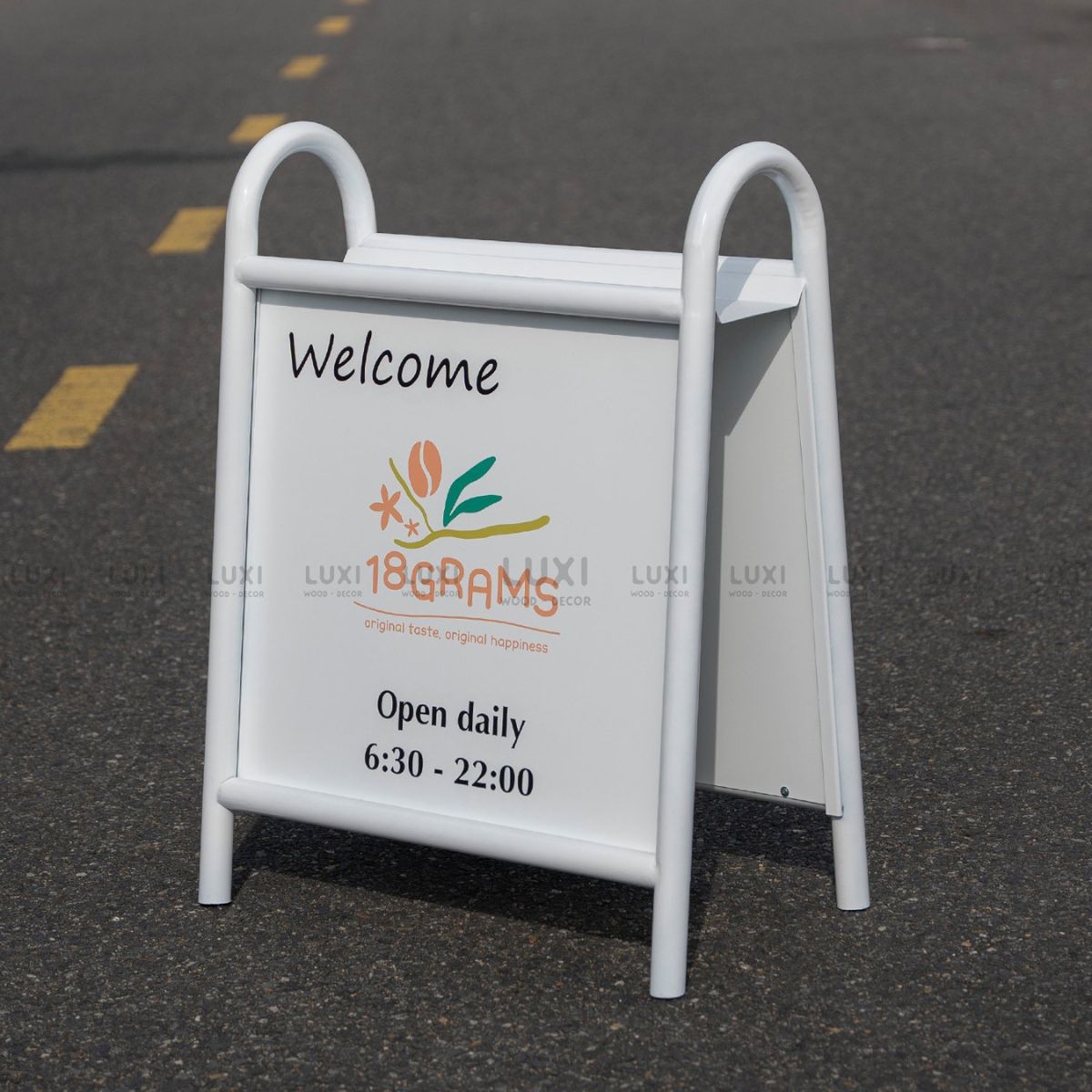 STANDEE SẮT U NGƯỢC IN UV - LUXI DECOR