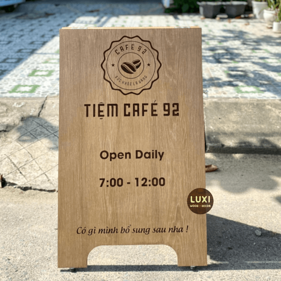 BẢNG STANDEE VINTAGE KHẮC NỘI DUNG THEO YÊU CẦU – LUXI DECOR