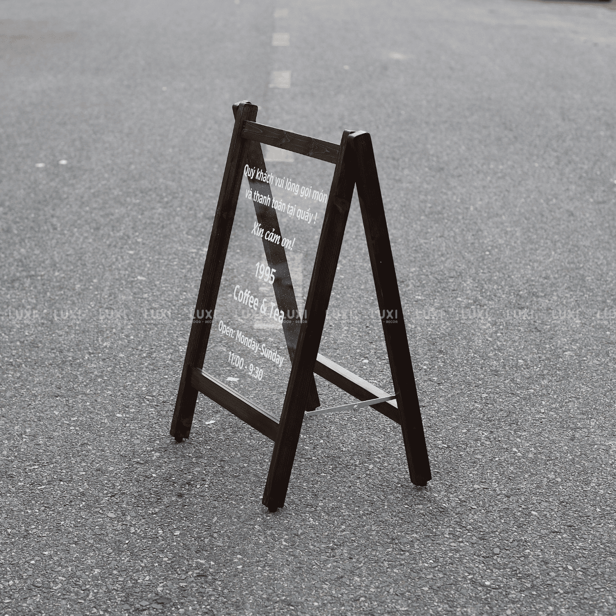 STANDEE MICA SANG TRỌNG, CHẤT LIỆU MICA ĐÀI LOAN DÀY DẶN, BỀN ĐẸP - LUXI DECOR