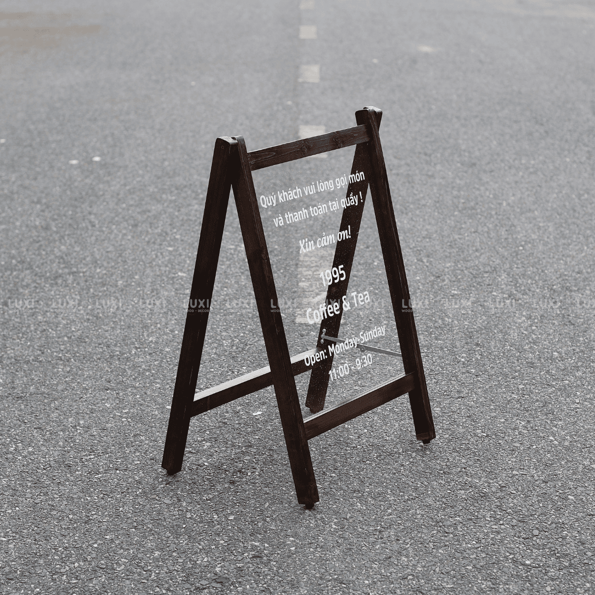 STANDEE MICA SANG TRỌNG, CHẤT LIỆU MICA ĐÀI LOAN DÀY DẶN, BỀN ĐẸP - LUXI DECOR