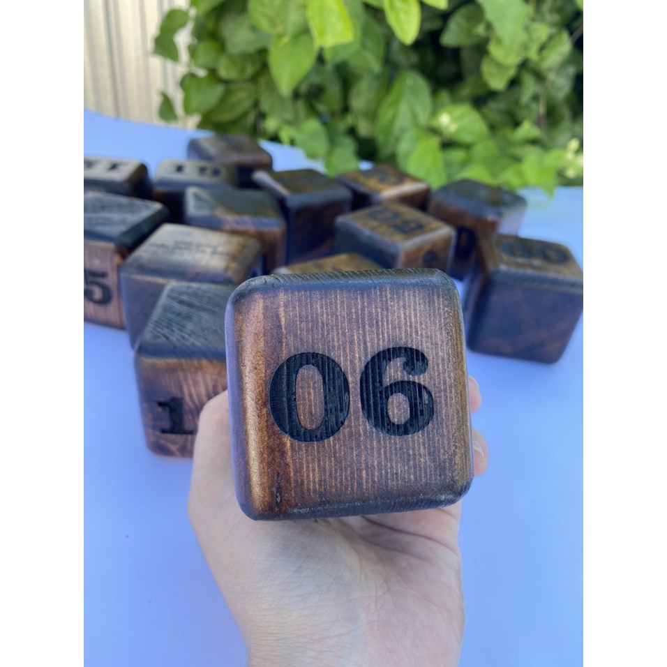 THẺ SỐ BÀN LẬP PHƯƠNG - LUXI DECOR