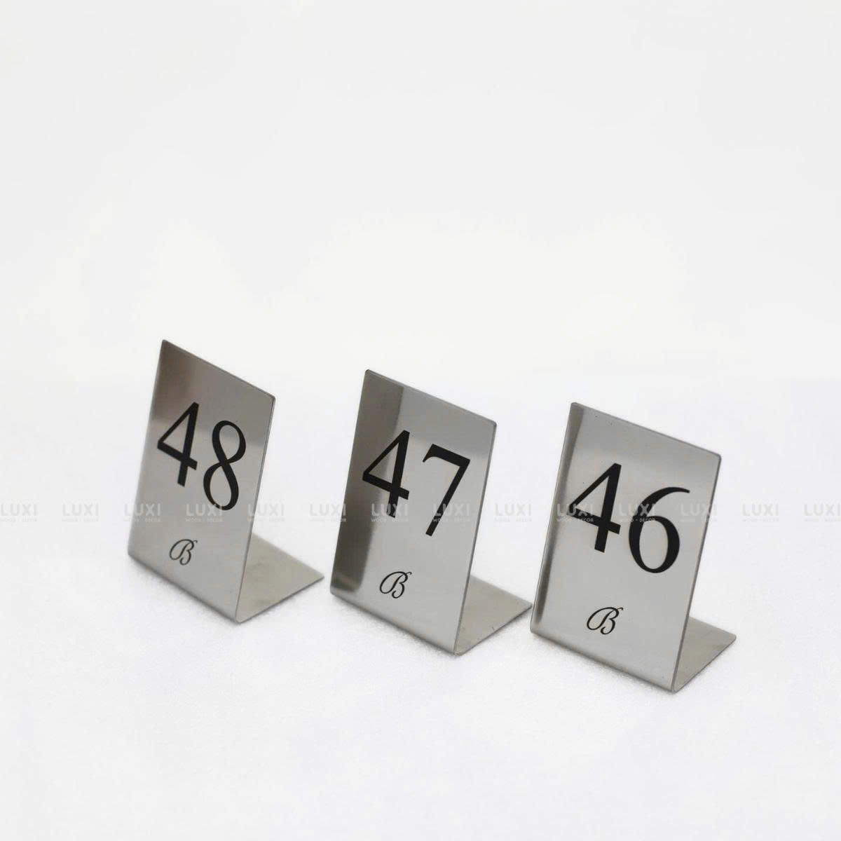 Thẻ Số Bàn Inox Chữ L In hoặc laser Logo nội dung nổi bật Theo Yêu Cầu