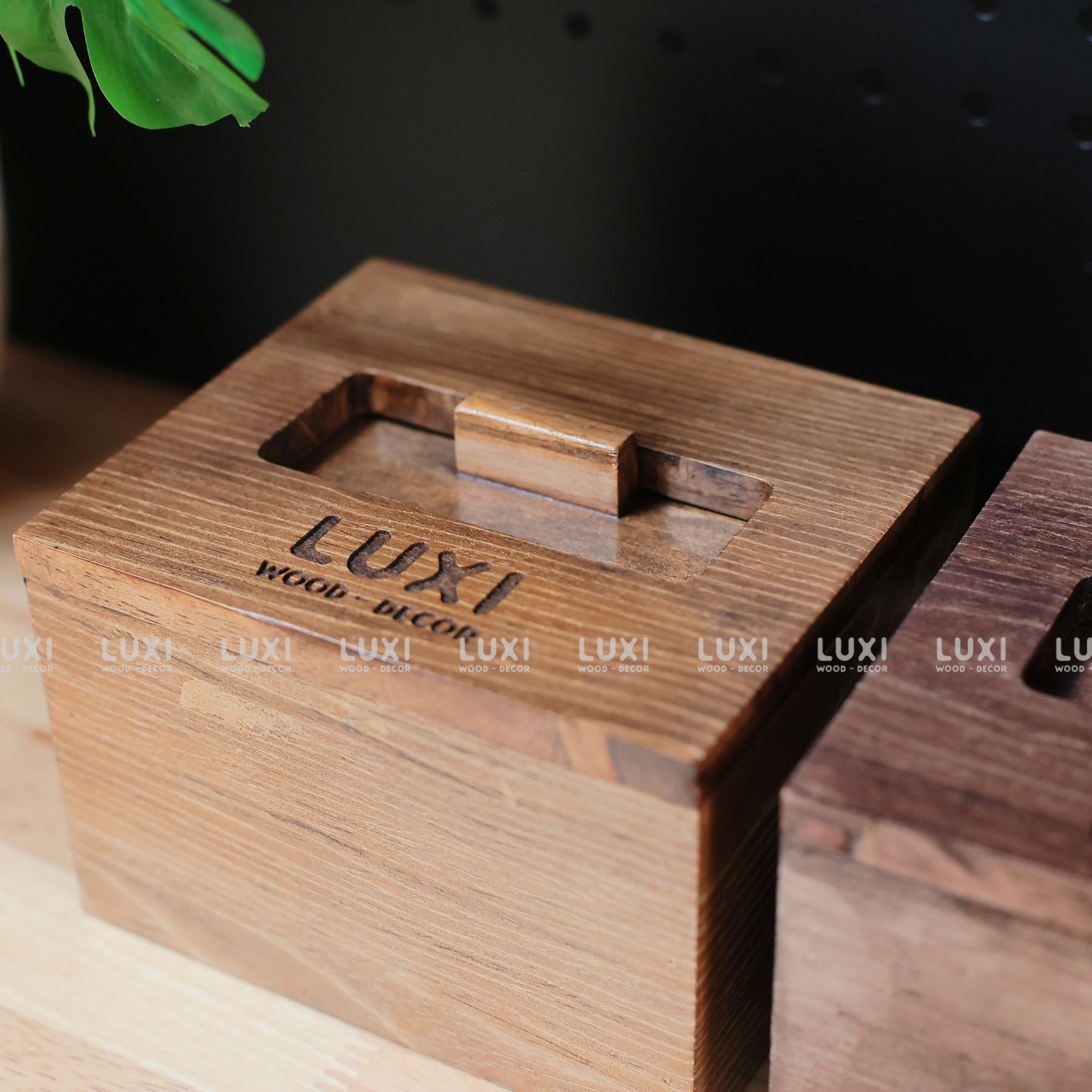 HỘP GỖ ĐỰNG GIẤY HÌNH VUÔNG ĐÁY TRƯỢT – NHỎ GỌN NHƯNG ĐẦY TINH TẾ