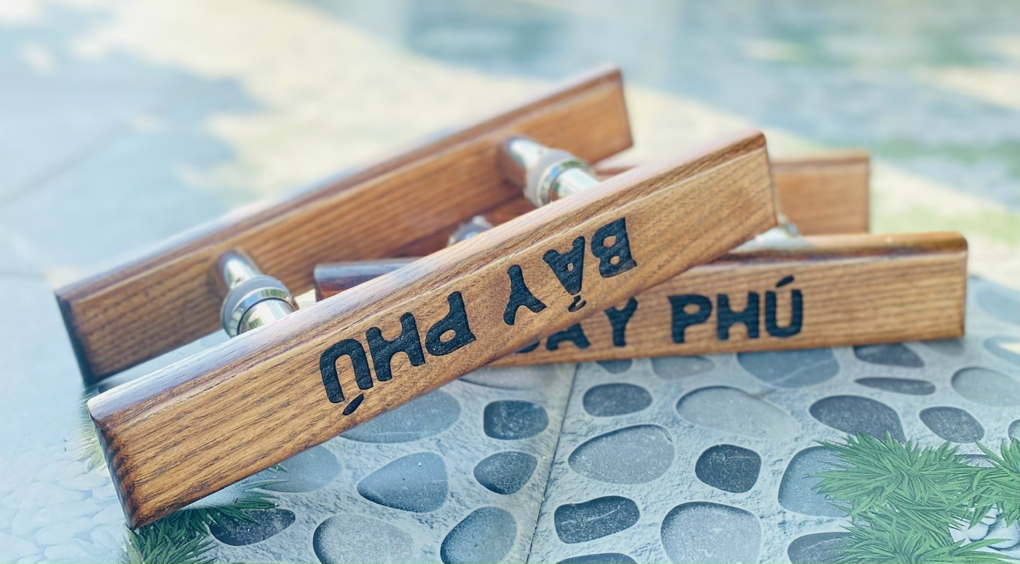 1 CẶP TAY NẮM CỬA 30X5CM GỖ SỒI TỰ NHIÊN KÈM PASS INOX GIÁ RẺ TẠI XƯỞNG - LUXI DECOR