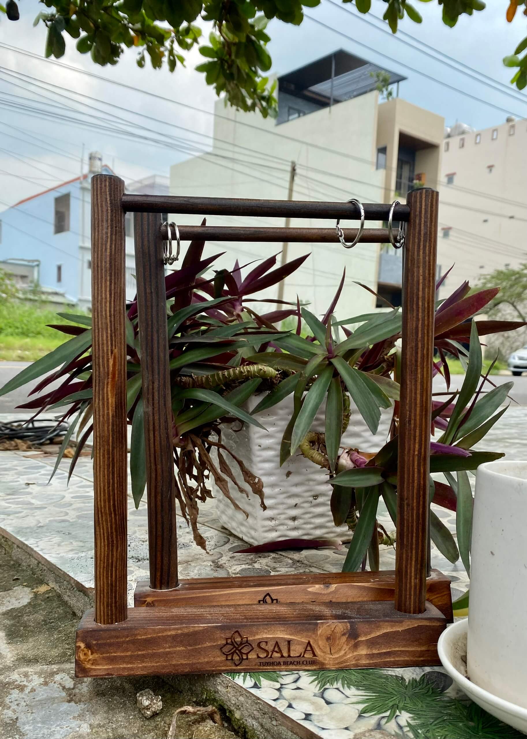 GIÁ TREO MENU KÍCH THƯỚC A4 - LUXI DECOR