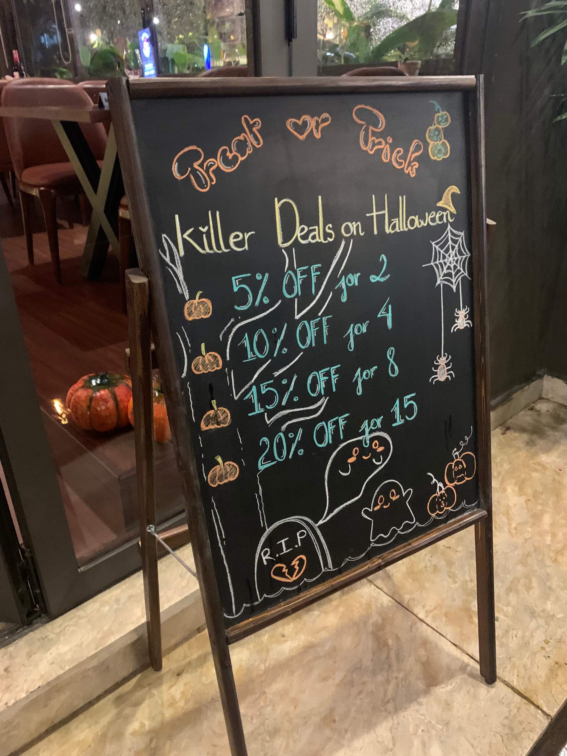 BẢNG MENU VIẾT PHẤN 2 MẶT 4 CHÂN MÃ 1, BẢNG DÙNG NGOÀI TRỜI (TẶNG KÈM PHÁN MÀU + XỐP LAU BẢNG) - LUXI DECOR