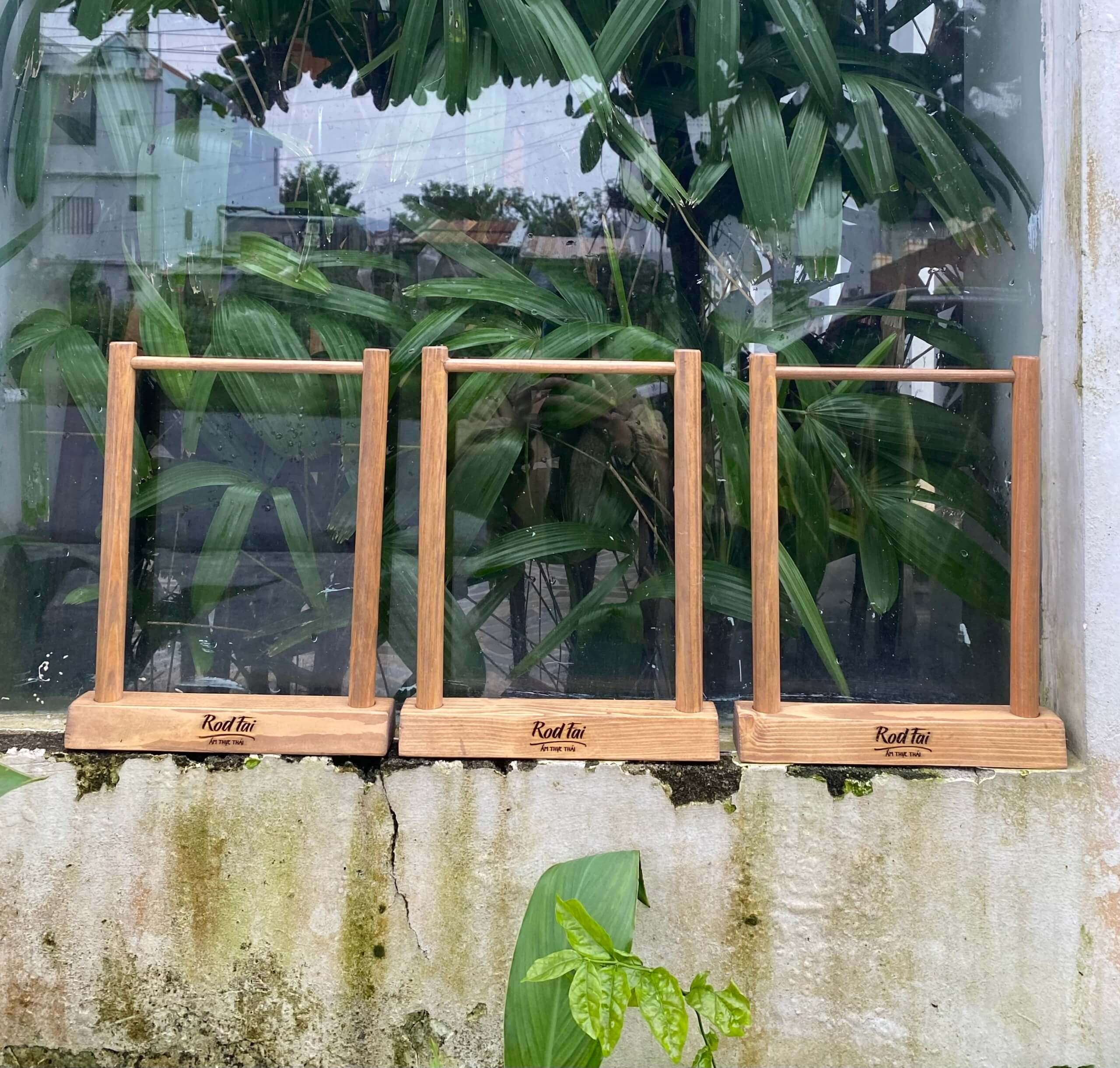 GIÁ TREO MENU KÍCH THƯỚC A4 - LUXI DECOR