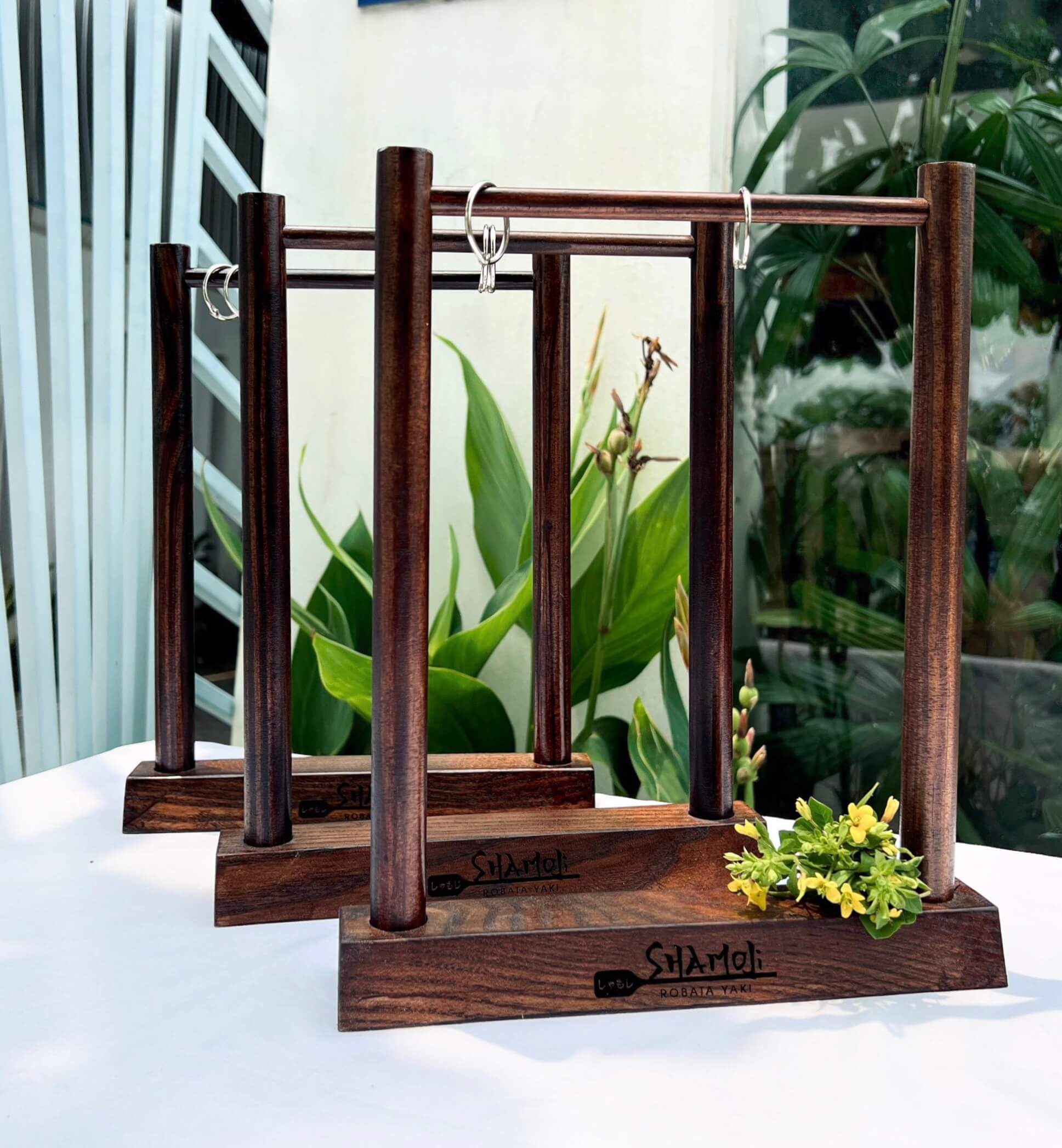 GIÁ TREO MENU A4, MẪU SANG TRỌNG, GIÁ ƯU ĐÃI - LUXI DECOR