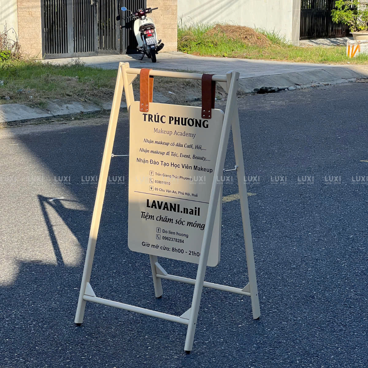 STANDEE QUAI DA IN THEO YÊU CẦU - LUXI DECOR