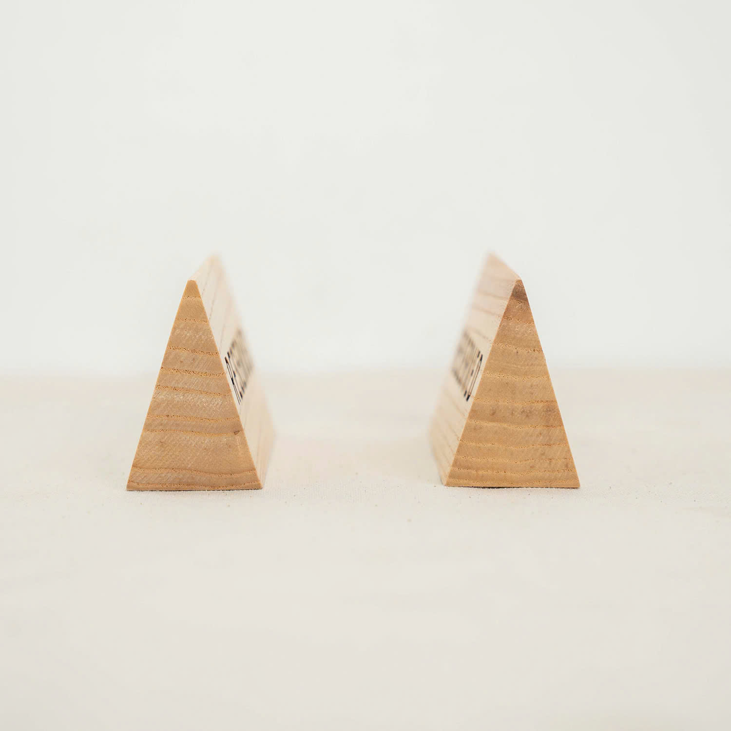 BẢNG GỖ THÔNG BÁO 2 MẶT BÀN ĐÃ ĐẶT - RESERVED - LUXI DECOR