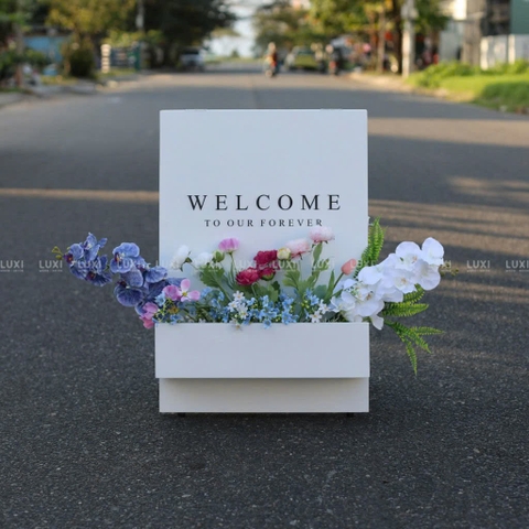 STANDEE IN MỘT MẶT CÓ KỆ TRỒNG HOA THÍCH HỢP MỌI KHÔNG GIAN - LUXI DECOR