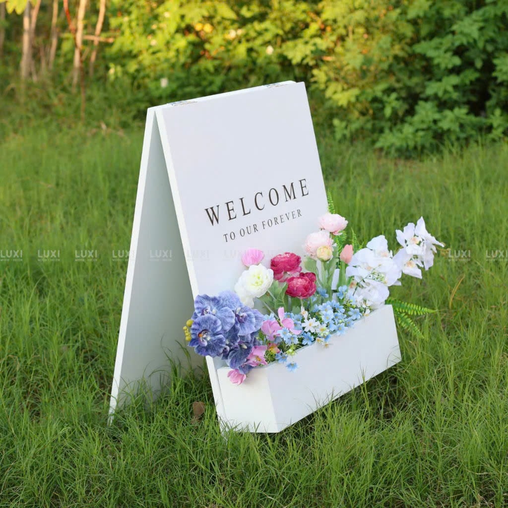 STANDEE IN MỘT MẶT CÓ KỆ TRỒNG HOA THÍCH HỢP MỌI KHÔNG GIAN - LUXI DECOR