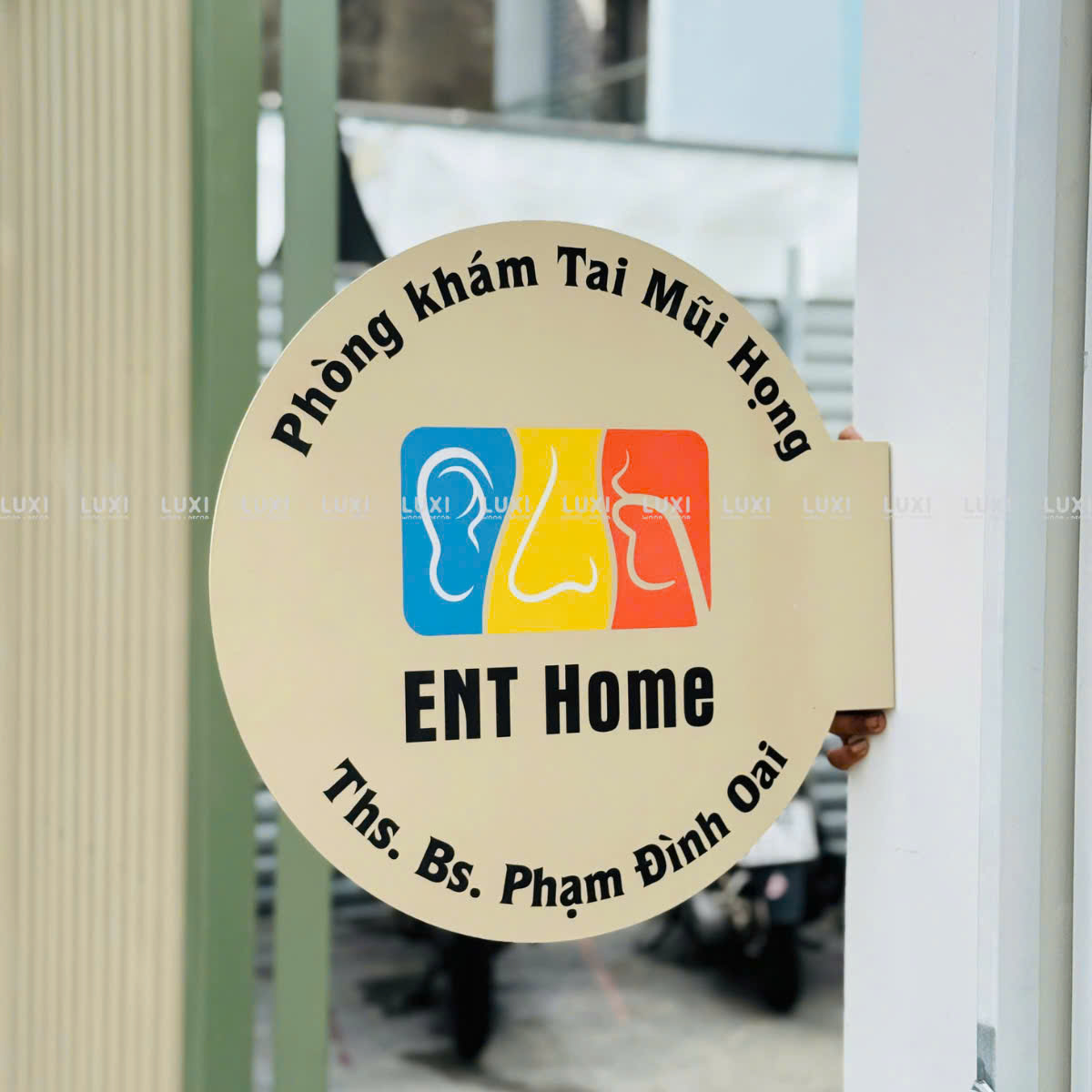 Bảng Sắt Tròn Treo Ngoài Trời - Luxi Decor