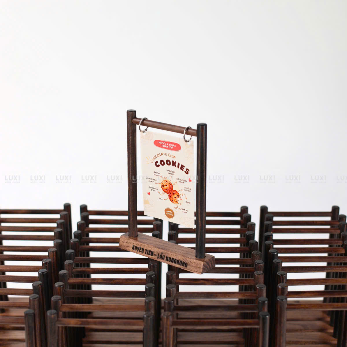 GIÁ TREO MENU BỎ VỪA GIẤY A5 - LUXI DECOR