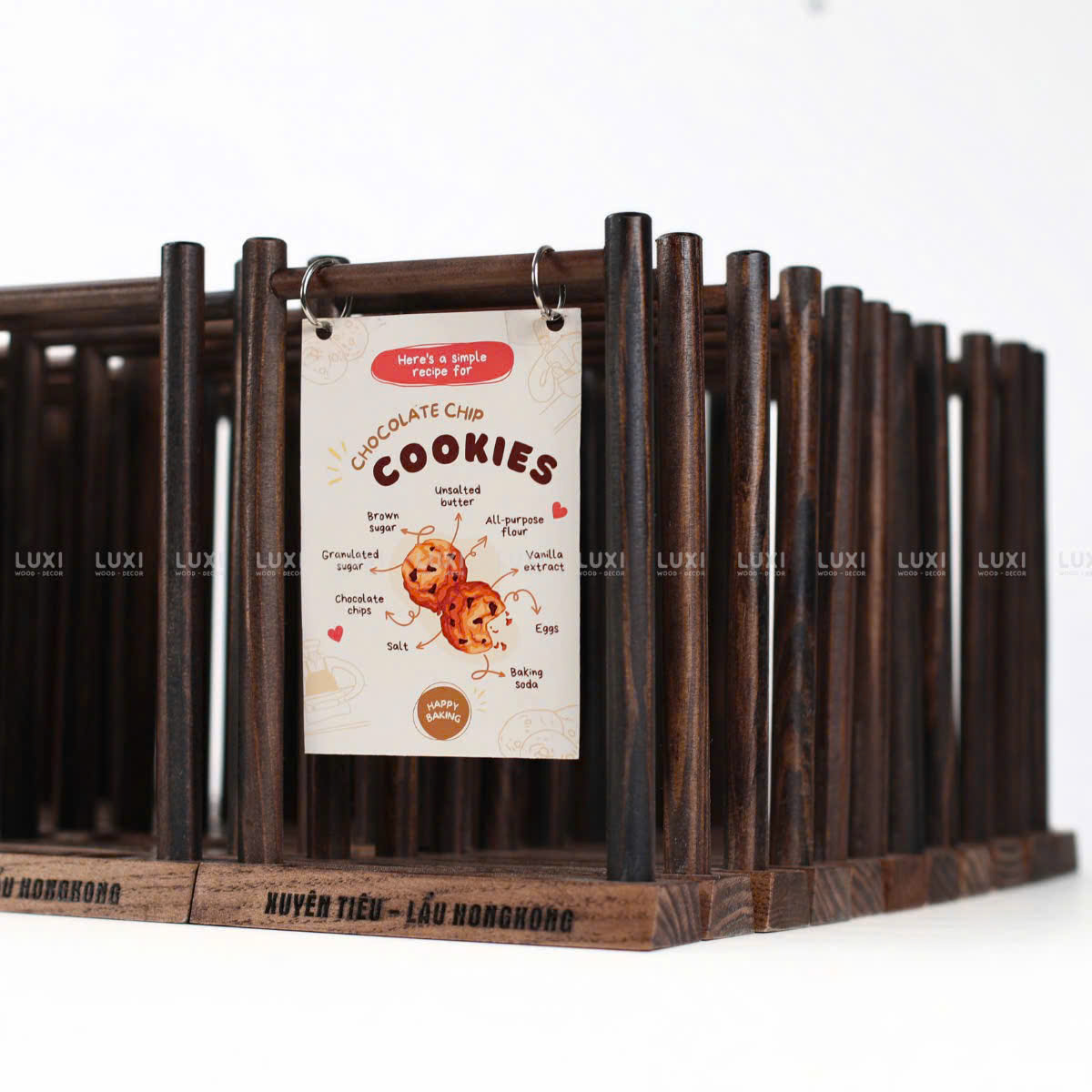 GIÁ TREO MENU BỎ VỪA GIẤY A5 - LUXI DECOR