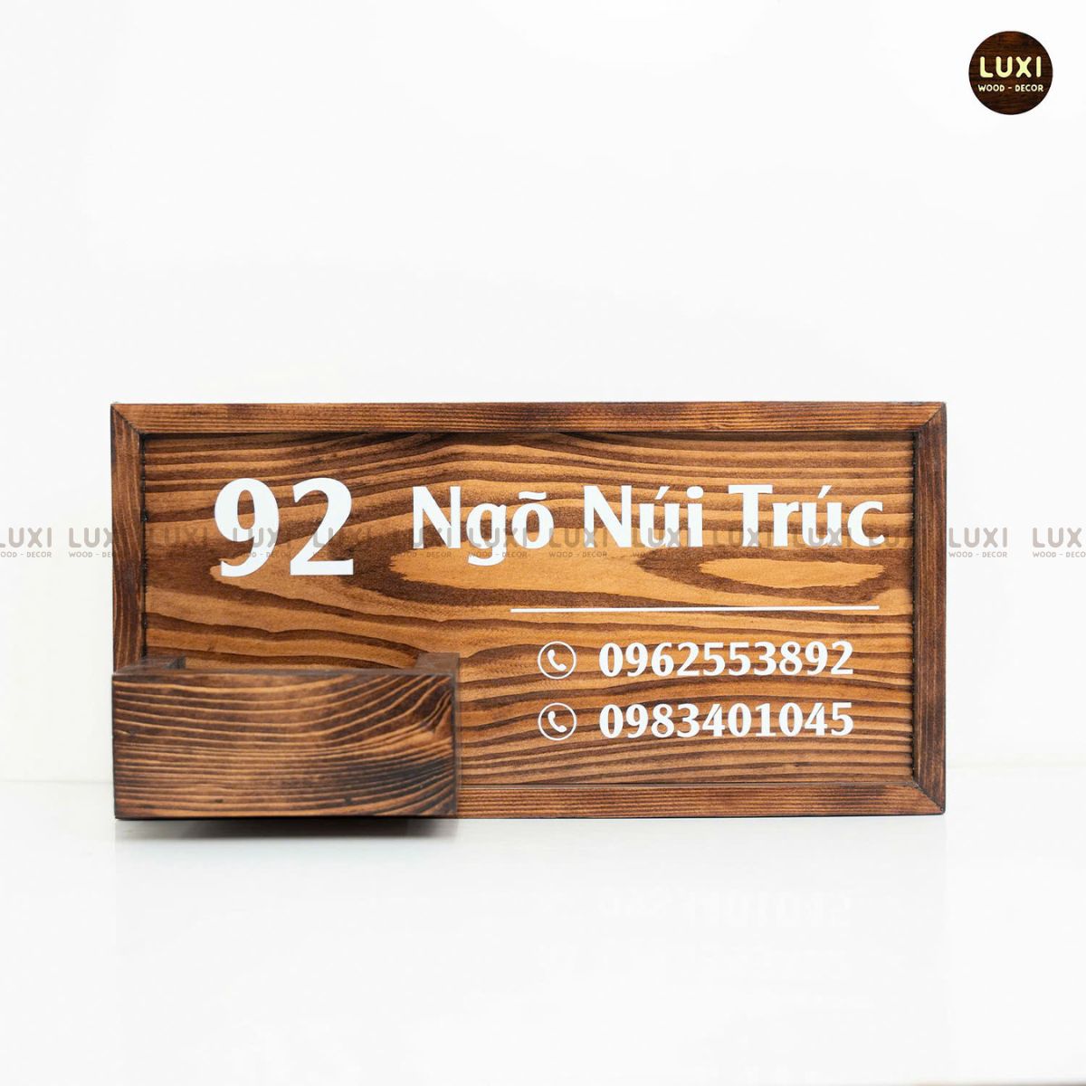 BẢNG GỖ SỐ NHÀ THIẾT KẾ THEO YÊU CẦU BAO GỒM HỘP ĐỰNG THƯ PHÍA TRƯỚC - LUXI DECOR