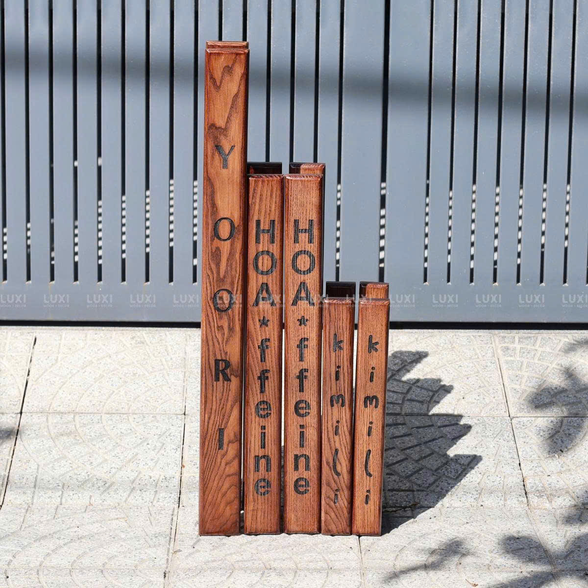 TAY NẮM GỖ CHO CÁC LOẠI CỬA KÍNH, KHẮC NỘI DUNG THEO YÊU CẦU (GỖ SỒI/OAK) - LUXI DECOR