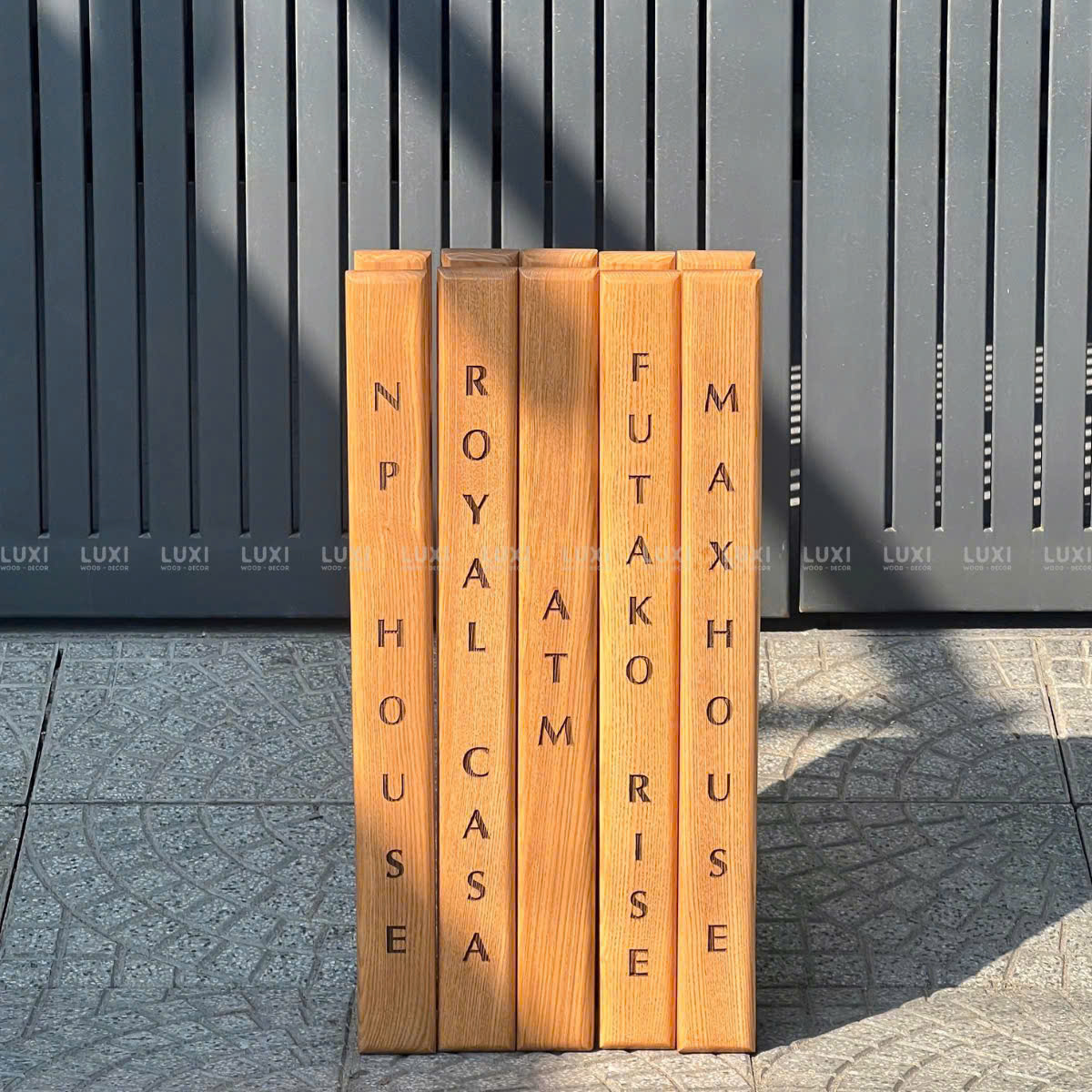 TAY NẮM GỖ CHO CÁC LOẠI CỬA KÍNH, KHẮC NỘI DUNG THEO YÊU CẦU (GỖ SỒI/OAK) - LUXI DECOR