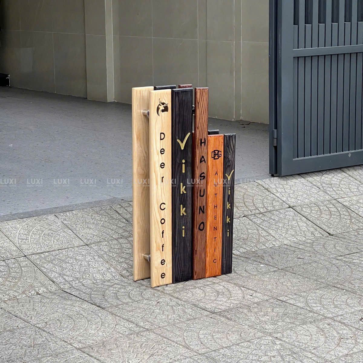 TAY NẮM GỖ CHO CÁC LOẠI CỬA KÍNH, KHẮC NỘI DUNG THEO YÊU CẦU (GỖ SỒI/OAK) - LUXI DECOR