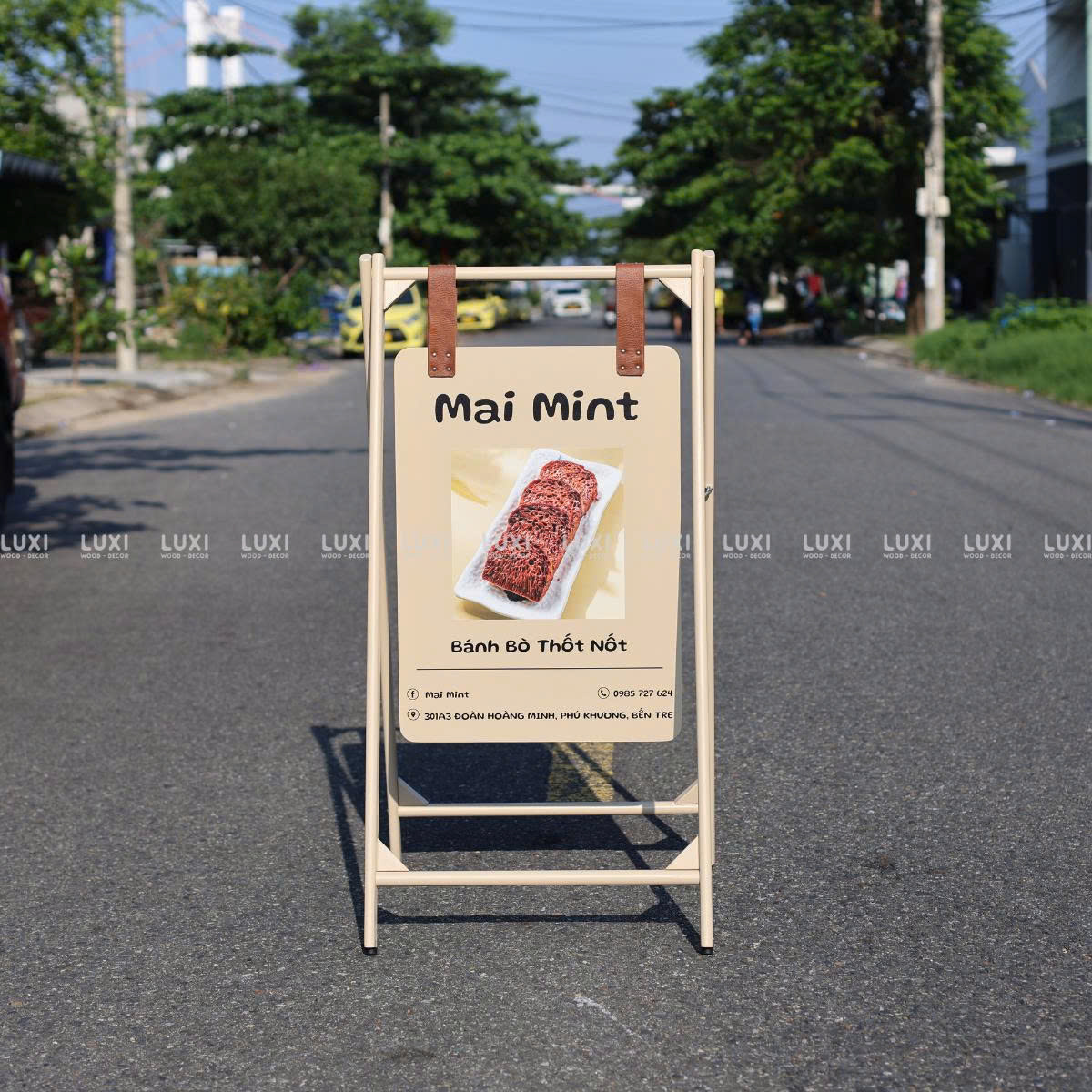 STANDEE QUAI DA IN THEO YÊU CẦU - LUXI DECOR