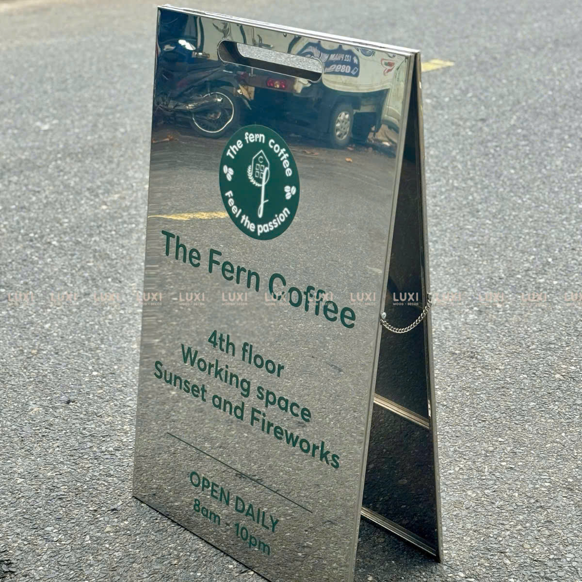 Standee Inox Tráng Gương, Hình Dáng Chữ A, Dễ Di Chuyển - Luxi Decor