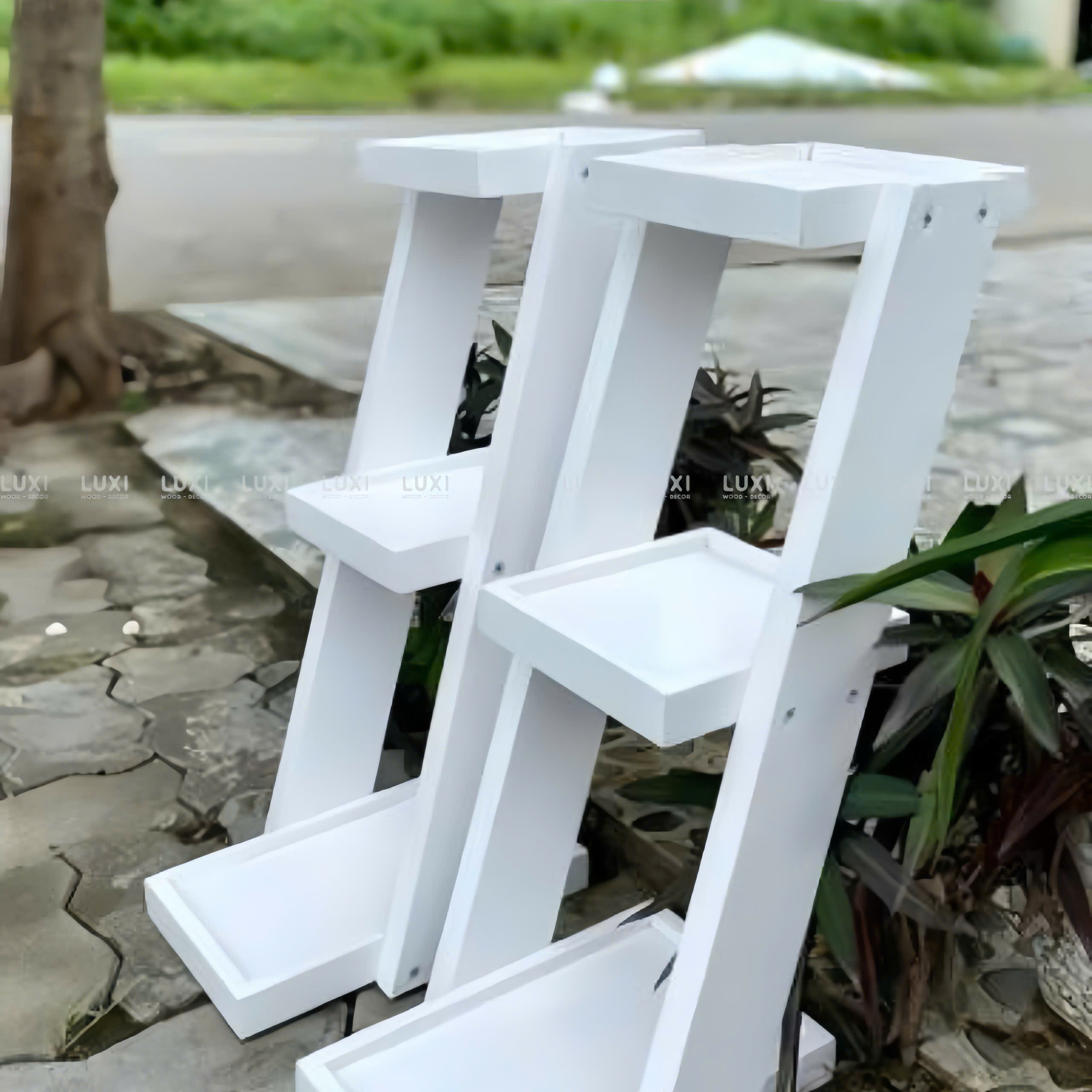 KỆ GỖ NHIỀU TẦNG DÙNG ĐỰNG CHẬU CÂY, BÌNH HOA TRANG TRÍ - LUXI DECOR