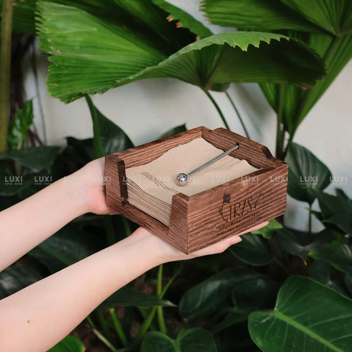 HỘP GỖ ĐỰNG GIẤY HÌNH VUÔNG - PHỤ KIỆN INOX - HIÊN ĐẠI