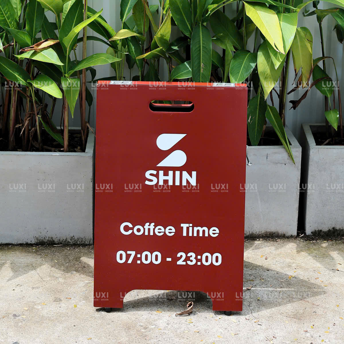 Standee Ván Phin Có Tay Cầm - In UV Theo Yêu Cầu - LUXI DECOR