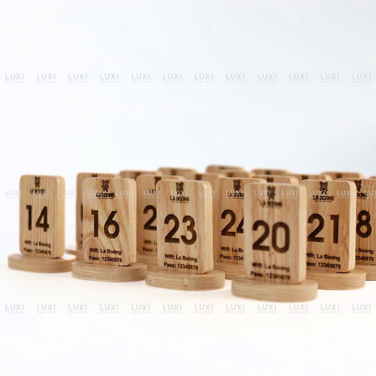 Thẻ Bàn Chữ Nhật Đế Tròn - Gỗ Sồi - Khắc Laser Theo Yêu Cầu - Luxi Decor