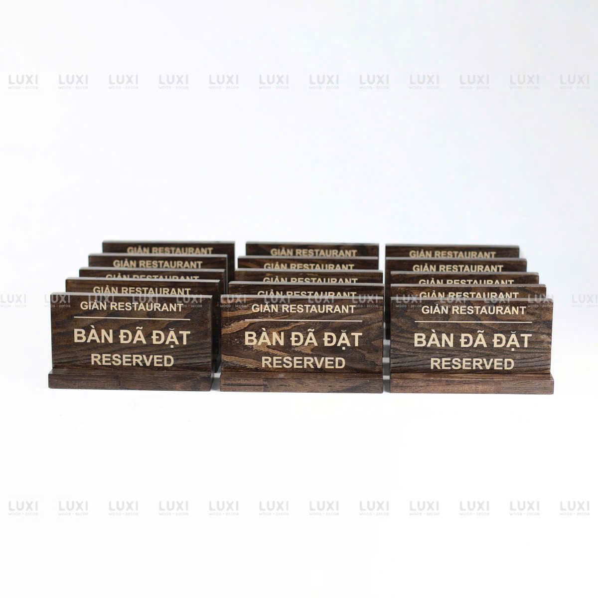 Bảng Gỗ Chữ T - Đã Đặt Bàn - Reversed - In Nội Dung Theo Yêu Cầu - LUXI DECOR