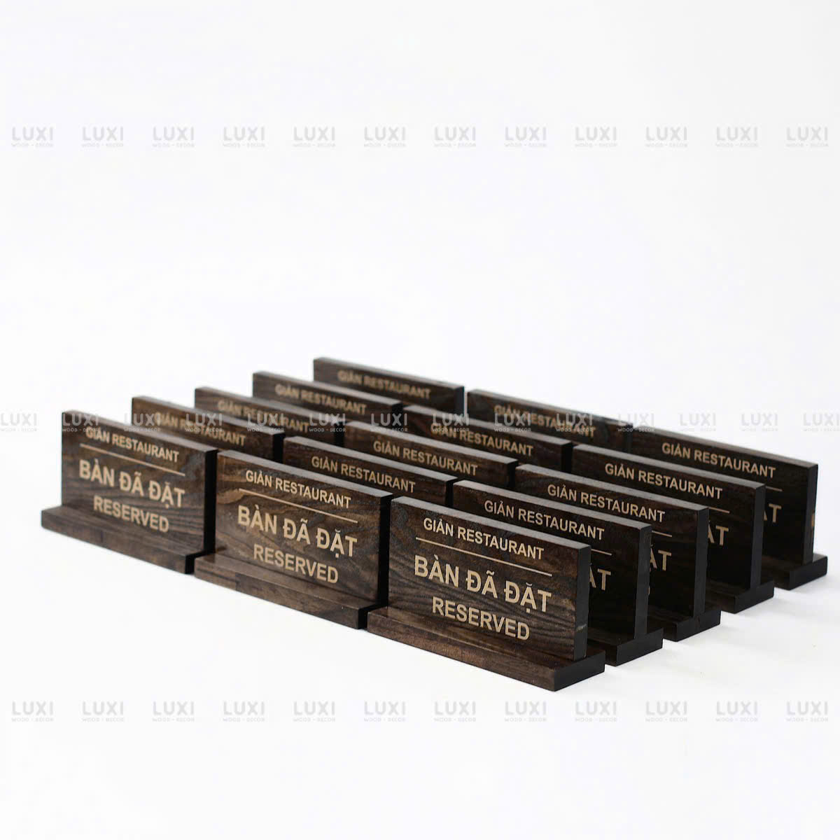 Bảng Gỗ Chữ T - Đã Đặt Bàn - Reversed - In Nội Dung Theo Yêu Cầu - LUXI DECOR