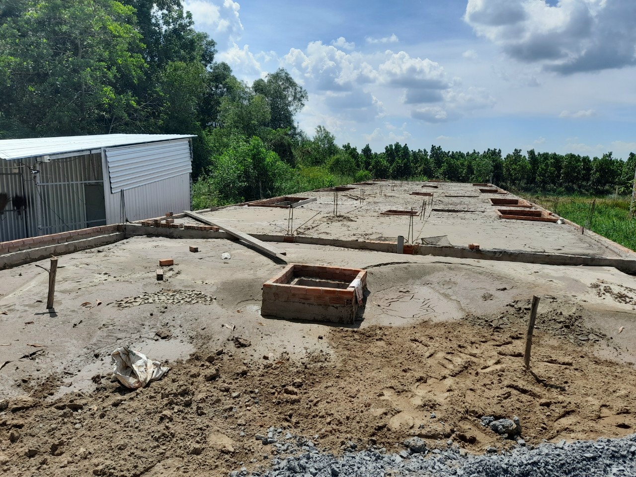 SAN LẤP MẶT BẰNG NHÀ TRỌ KHU CÔNG NGHIỆP LONG GIANG