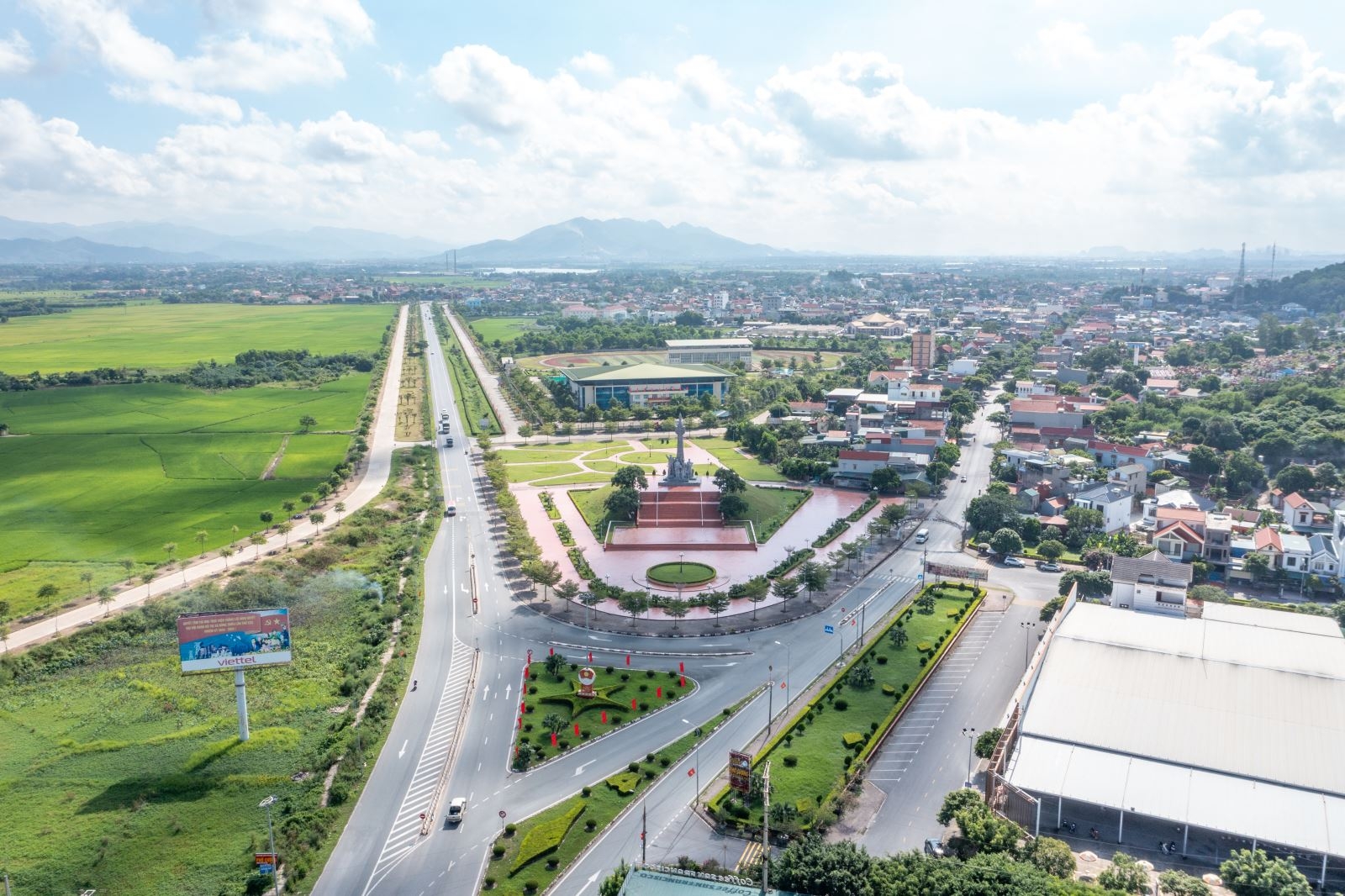 THỊ TRƯỜNG BẤT ĐỘNG SẢN ĐƯỢC DỰ ĐOÁN SẼ ẤM DẦN TRONG CÁC THÁNG CUỐI NĂM