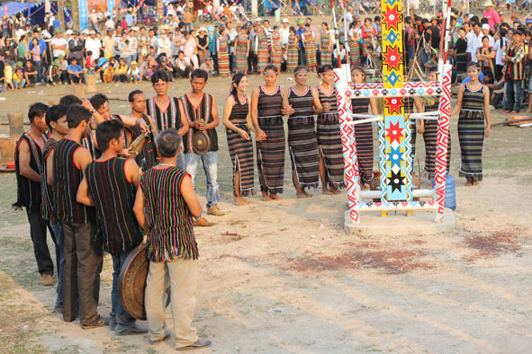 CÁC TỈNH TÂY NGUYÊN VÀ QUY NHƠN, PHÚ YÊN LÀM TOUR LIÊN KẾT VÙNG 