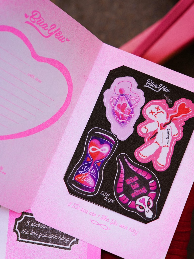 Sticker Bùa Yêu Lộn Xộn