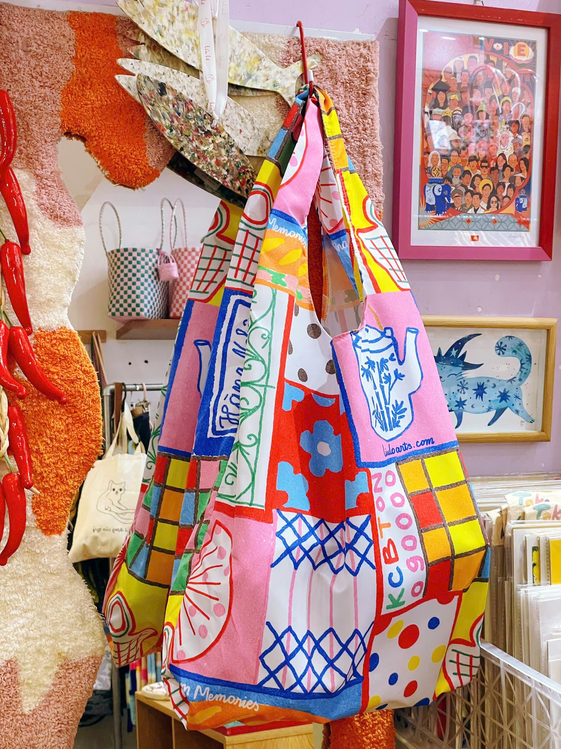 Túi dù gập Vietnam Memories / Foldable Bag Vietnam Memories 40 x 65 x 6 Líu Lô