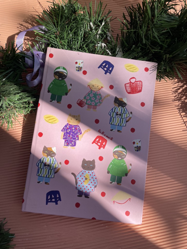 Sổ A5 Dot Mai Lê x Líu Lô mèo nền hồng 100gsm / 120 page