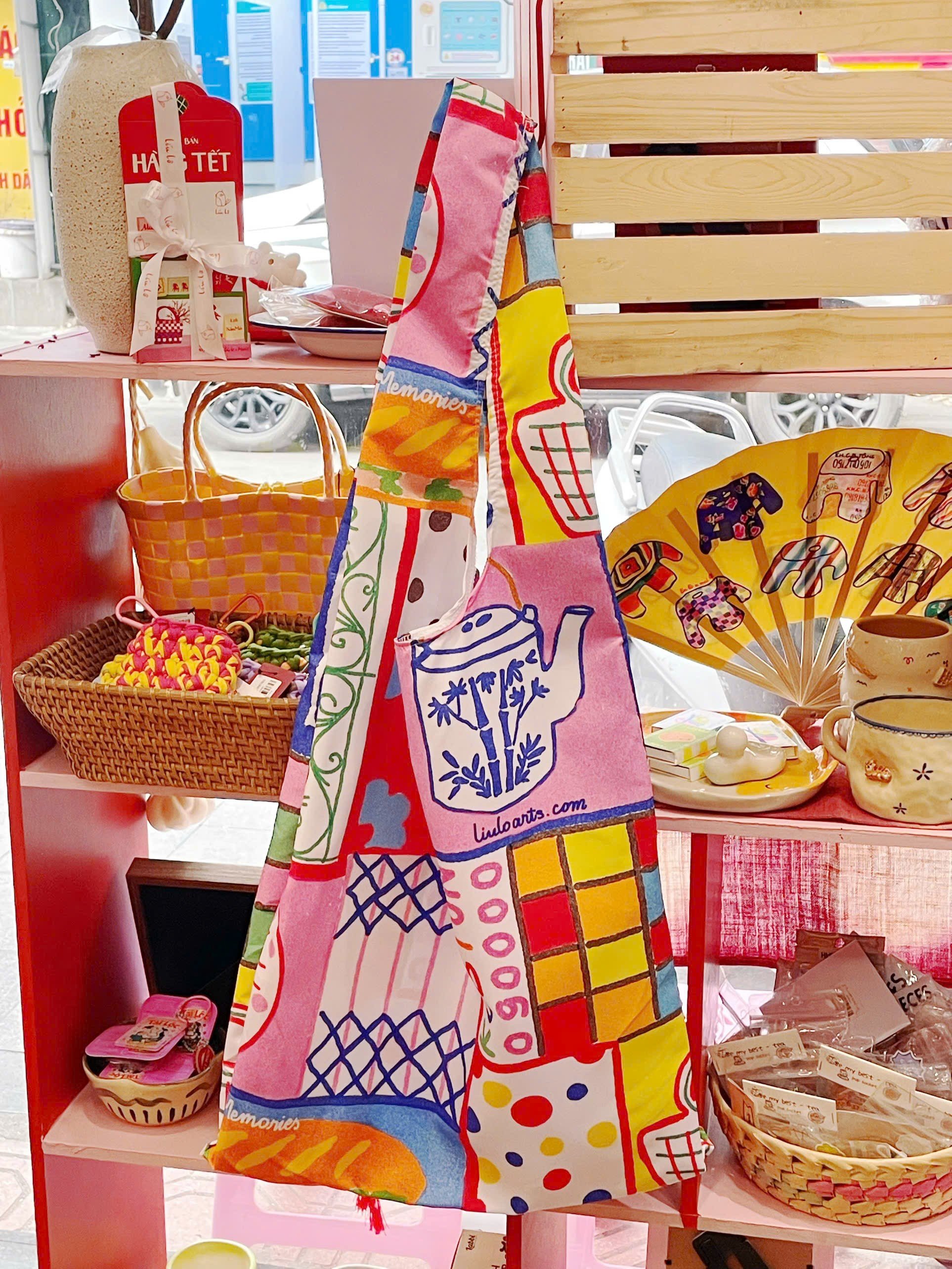 Túi dù gập Vietnam Memories / Foldable Bag Vietnam Memories 40 x 65 x 6 Líu Lô