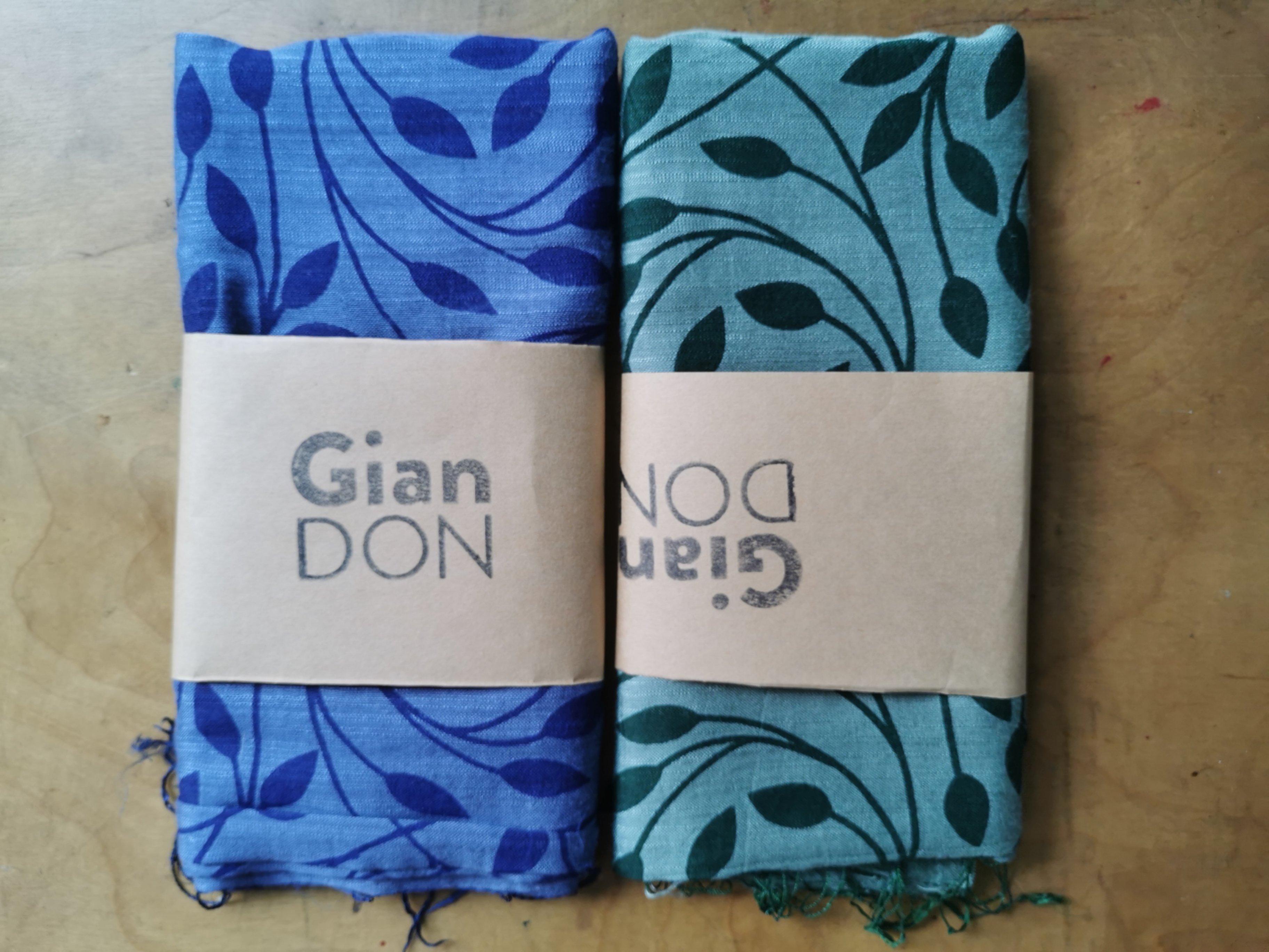 Khăn lụa in Giản Đơn